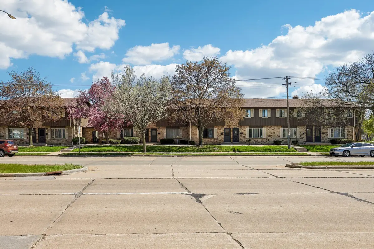 9907 W Beloit Rd, Milwaukee, WI 53227 - #1