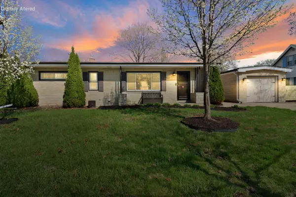 3182 N Knoll Blvd, Wauwatosa, WI 53222