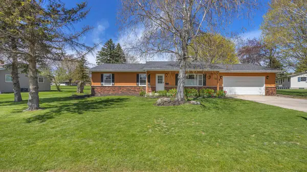 1208 Emerson Ave, Howards Grove, WI 53083