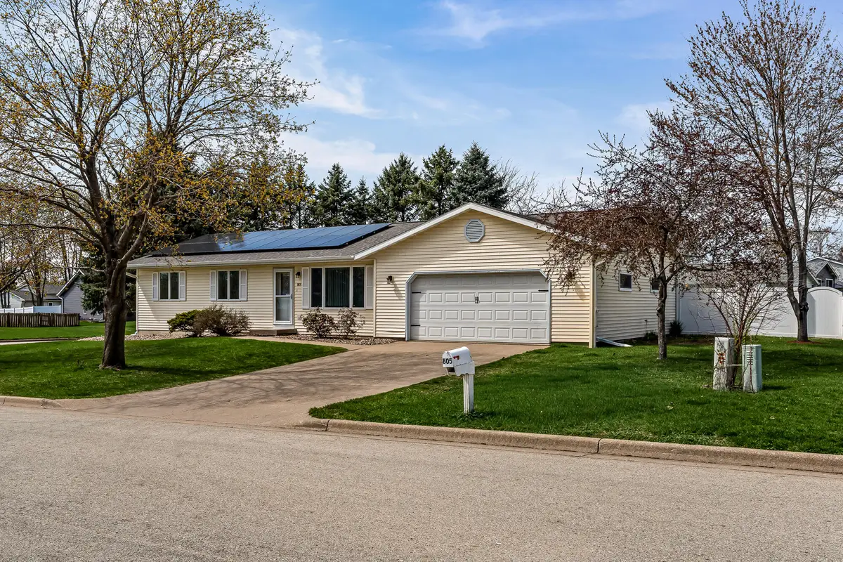 805 Harvest Pl E, Holmen, WI 54636 - #1