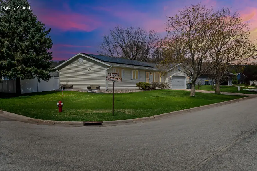 805 Harvest Pl E, Holmen, WI 54636 - #2