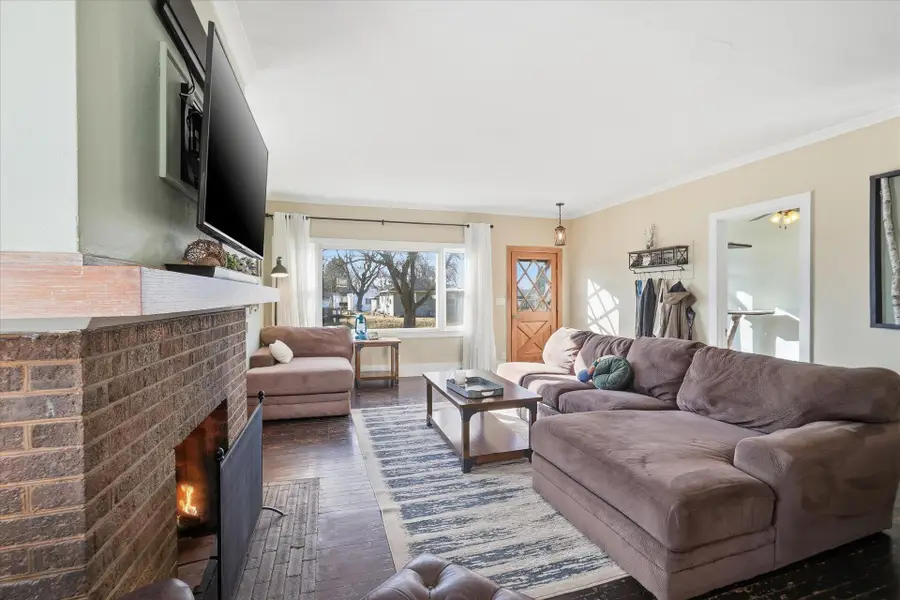 307 Jasper Ln, Waukesha, WI 53188 - #2