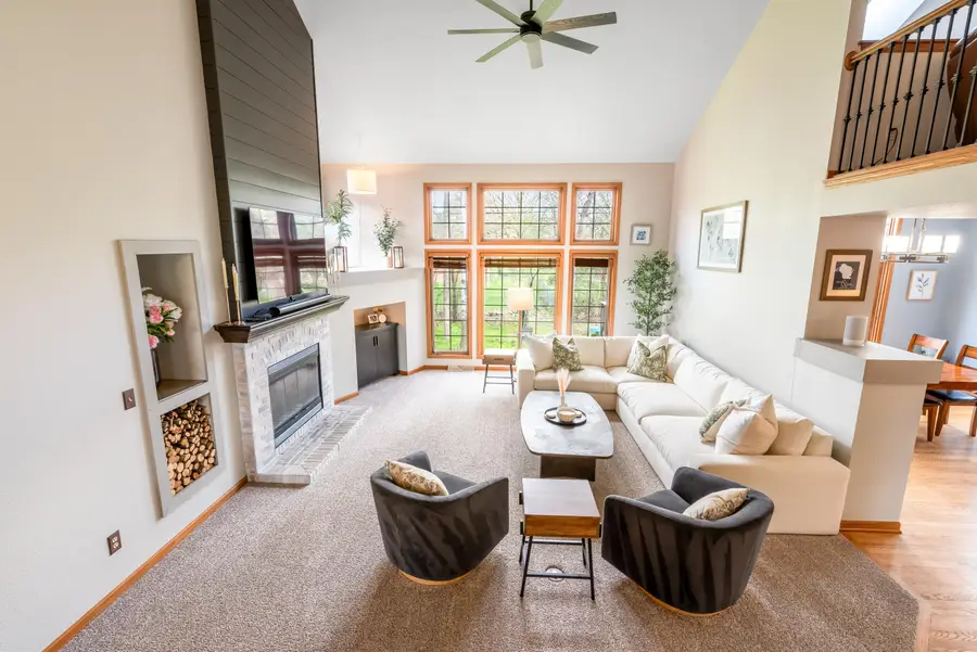 14695 W Meadowshire Dr, New Berlin, WI 53151 - #2