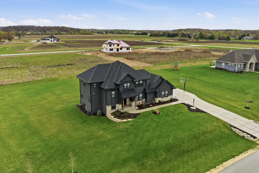 N82W27785 Marshall Dr, Hartland, WI 53029 - #3