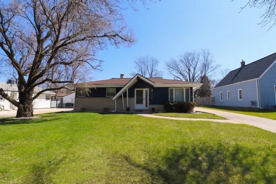 5228 S 9th St, Milwaukee, WI 53221 - #2