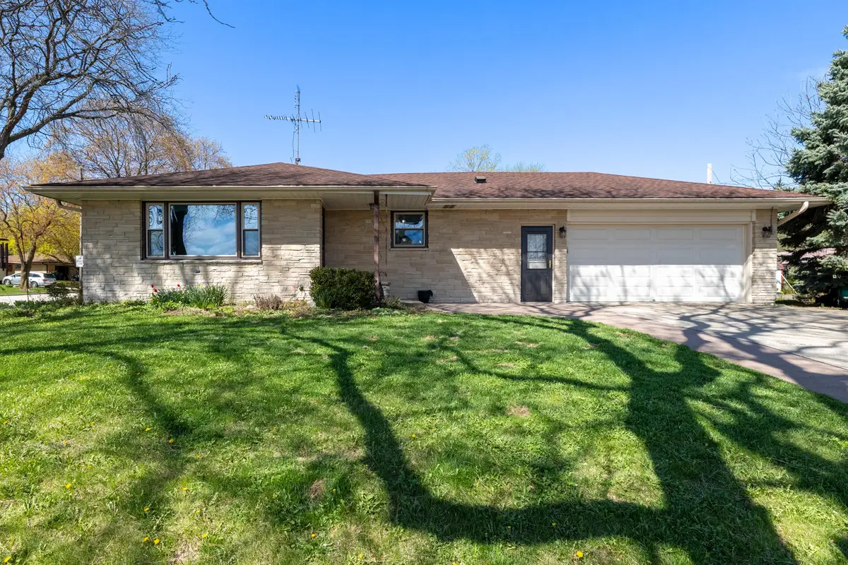 888 S. 6th Ave, West Bend, WI 53095 - #1