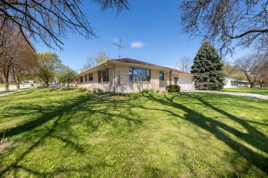 888 S. 6th Ave, West Bend, WI 53095 - #3