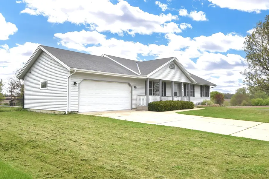 102 Mill Ave, Union Grove, WI 53182 - #2