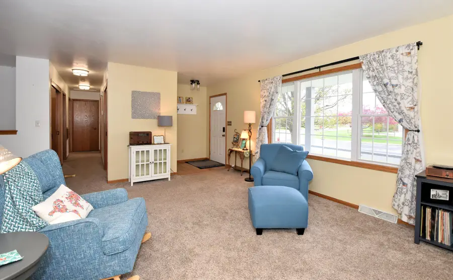 102 Mill Ave, Union Grove, WI 53182 - #3