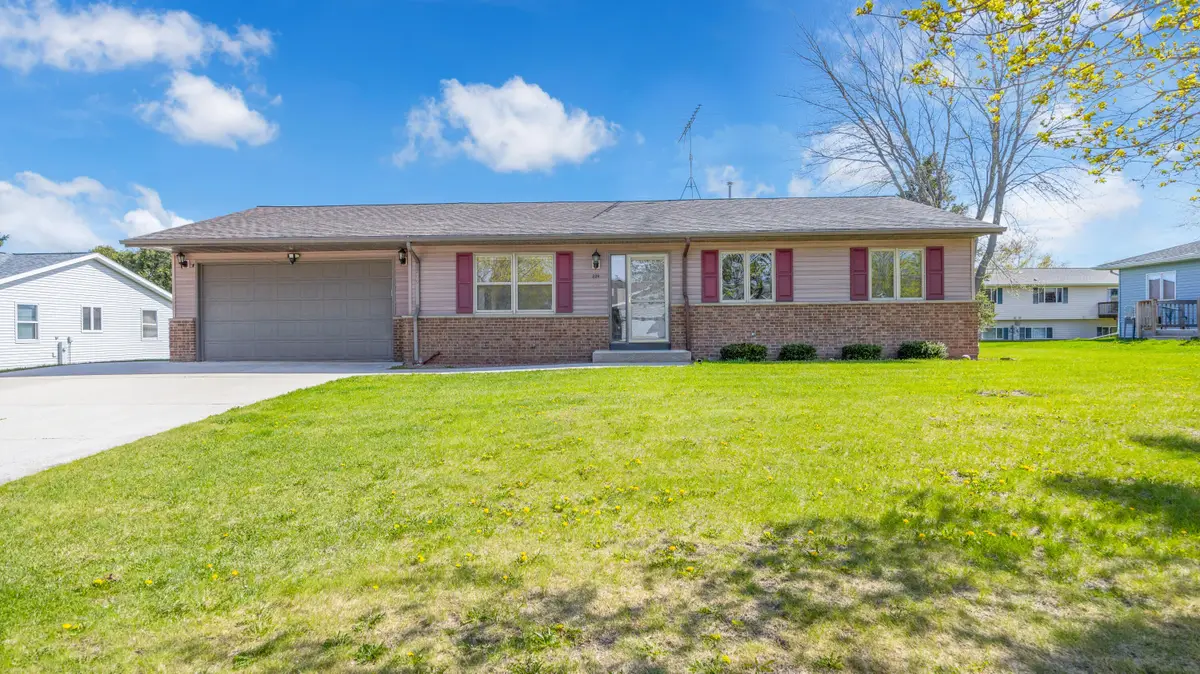 209 Beth Cir, Plymouth, WI 53073 - #1