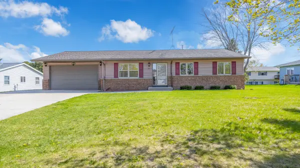 209 Beth Cir, Plymouth, WI 53081