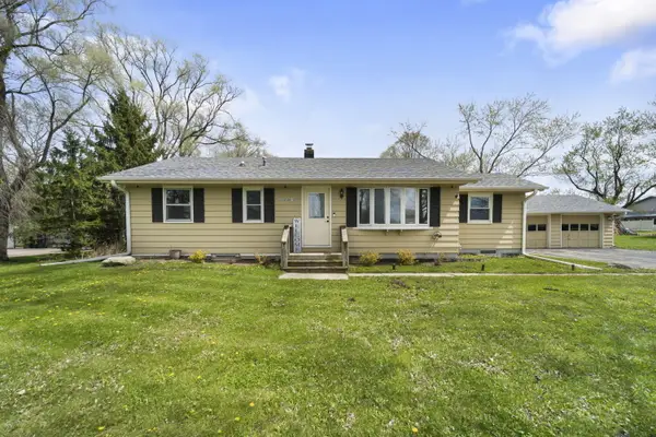 W229S8610 Big Bend Dr, Big Bend, WI 53103