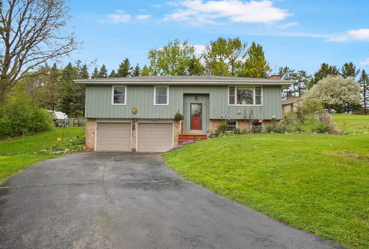 W293S3017 Ancestral Dr, Genesee, WI 53188 - #1