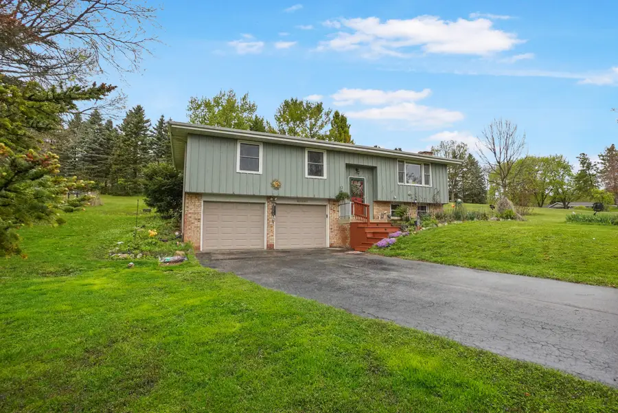 W293S3017 Ancestral Dr, Genesee, WI 53188 - #3