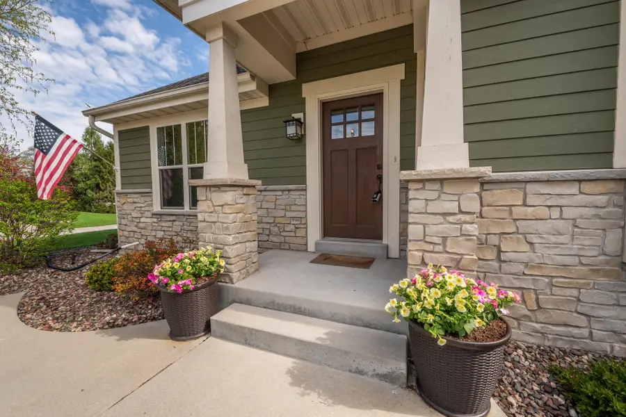 N25W27286 Fairmount Ct, Pewaukee, WI 53072 - #3