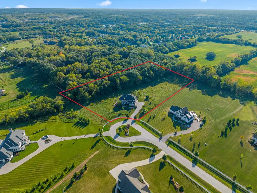 W339S271 Foxtail Ct, Delafield, WI 53066 - #3