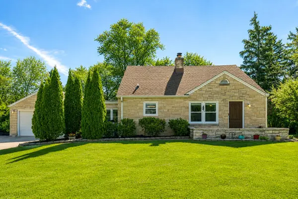 1430 Woodside Ln, Elm Grove, WI 53122