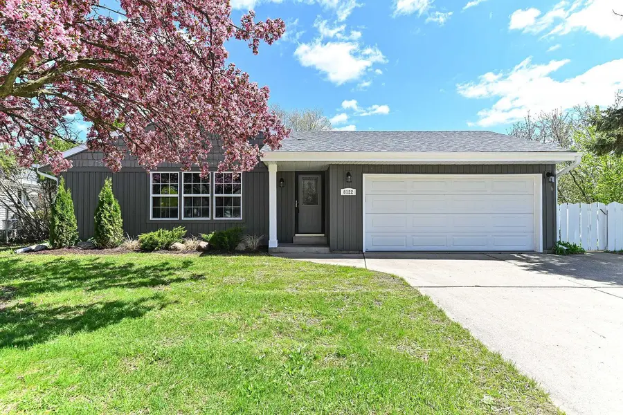 8122 S Wake Forest Dr, Oak Creek, WI 53154 - #2