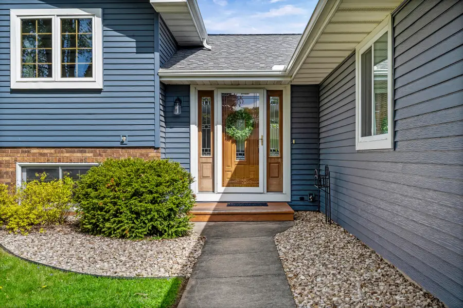 426 Fireside Dr, La Crescent, MN 55947 - #2
