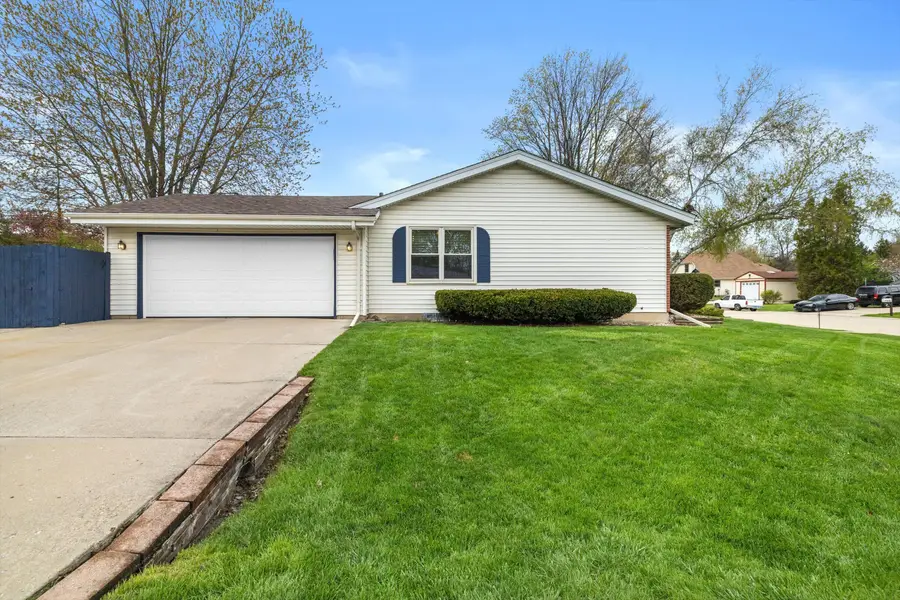 4901 Regal Ct, Racine, WI 53406 - #3