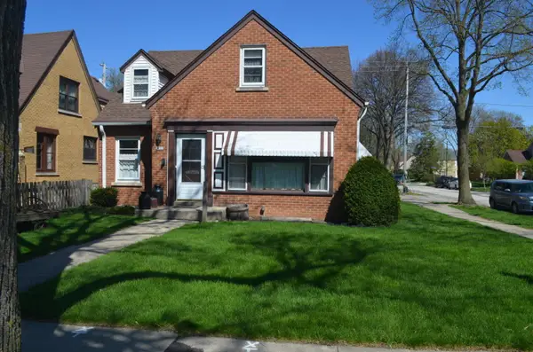 2602 N 73rd St, Wauwatosa, WI 53213