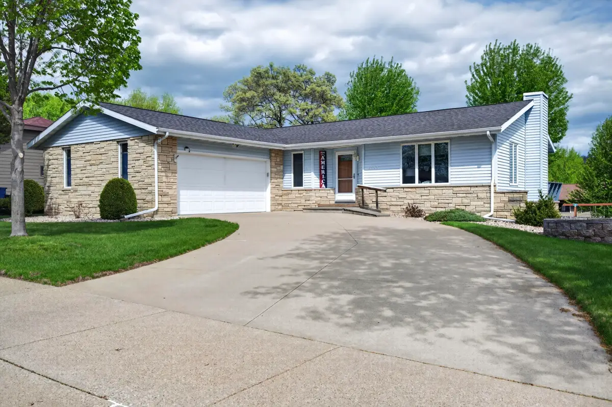 1000 Oak Ave N, Onalaska, WI 54650 - #1
