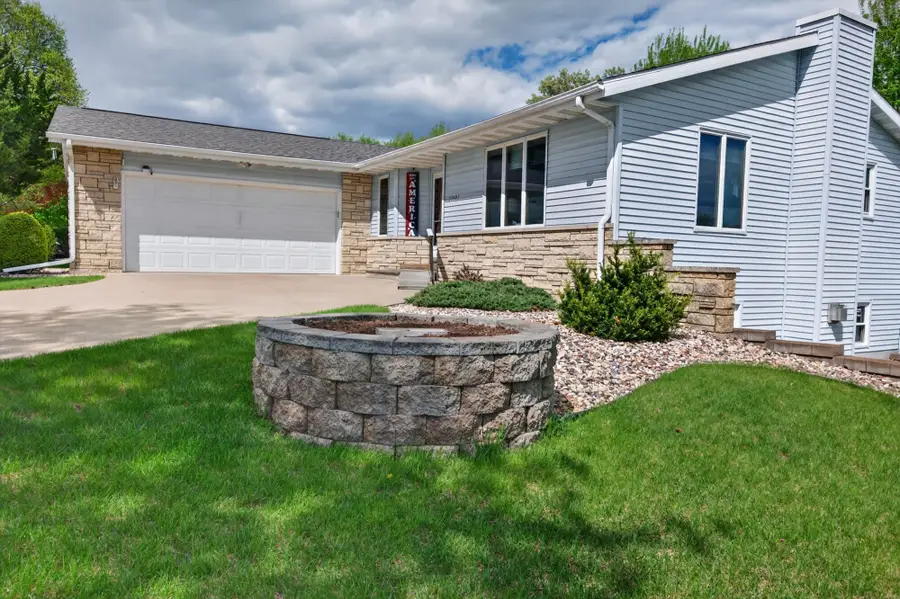1000 Oak Ave N, Onalaska, WI 54650 - #2