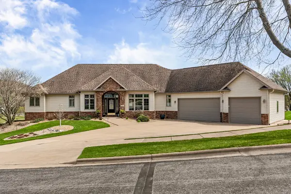 1892 Wood Run Pl, Onalaska, WI 54650