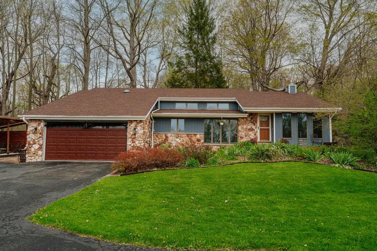 S86W24960 Stonehill Dr, Vernon, WI 53149 - #1