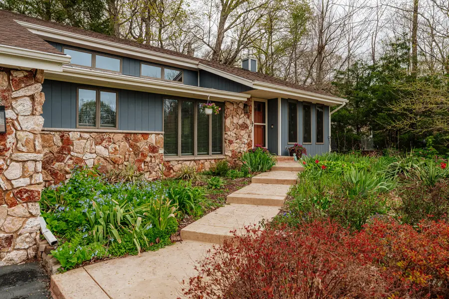 S86W24960 Stonehill Dr, Vernon, WI 53149 - #3