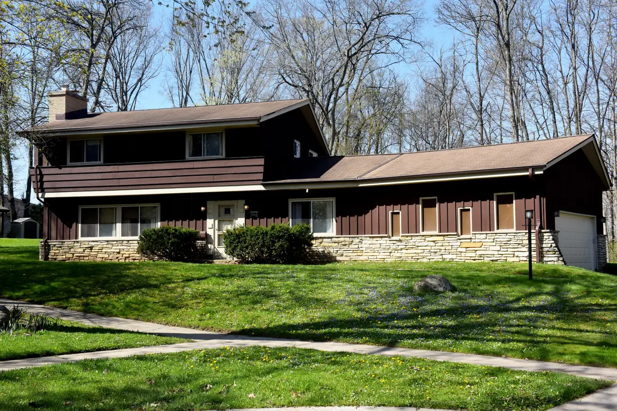 5864 Ramona Dr, Greendale, WI 53129 - #1