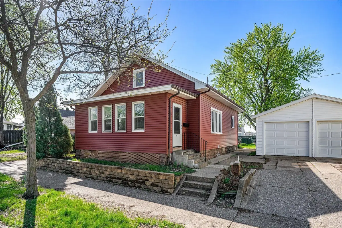 512 Windsor St, La Crosse, WI 54603 - #1