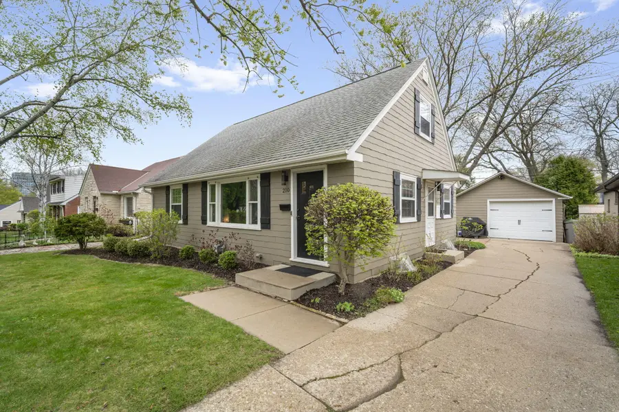 210 N 90th St, Milwaukee, WI 53226 - #2