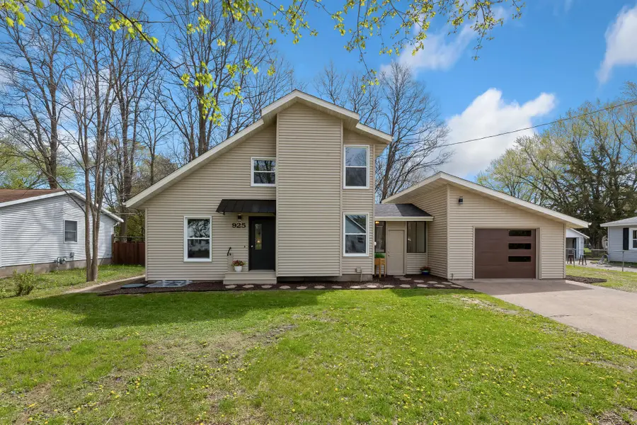 925 Mill St, Sparta, WI 54656 - #3