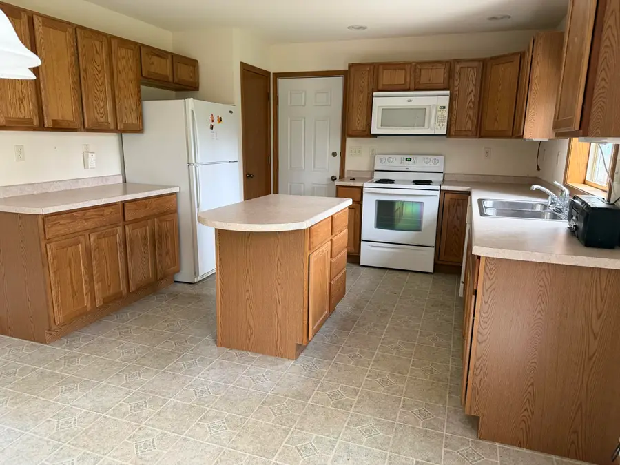 1314 Rosa Ave, Crivitz, WI 54114 - #3