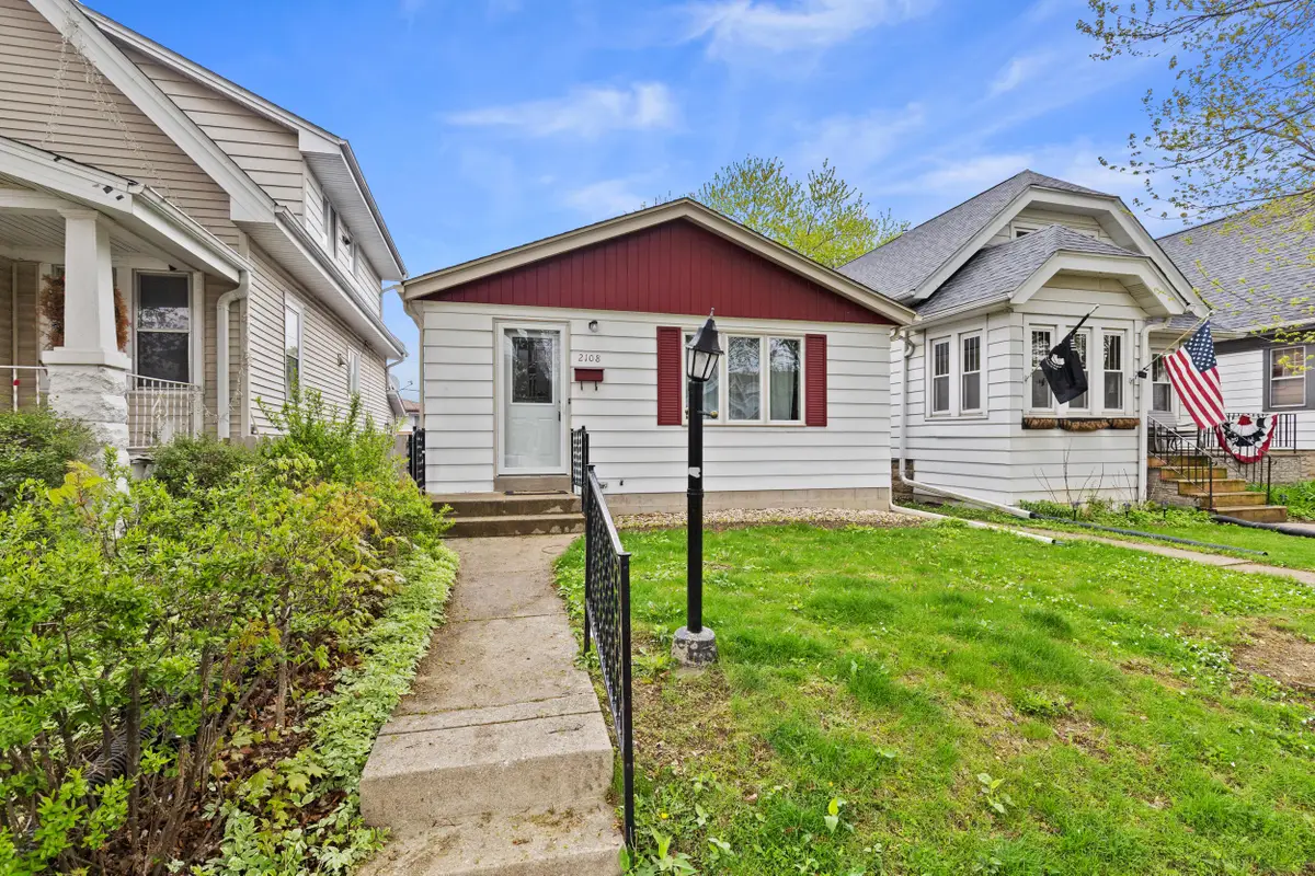 2108 S 72nd St, West Allis, WI 53219 - #1