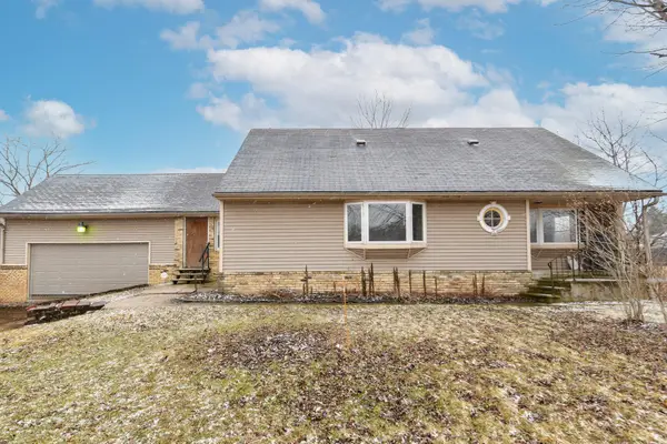 9335 W County Line Rd, Milwaukee, WI 53224