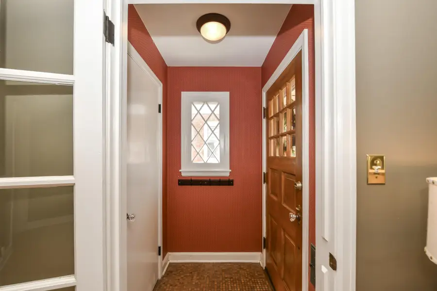 5242 N Bay Ridge Ave, Whitefish Bay, WI 53217 - #3
