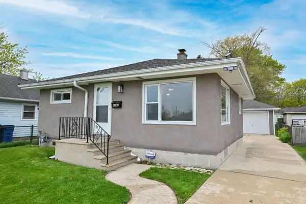 1942 Hayes Ave, Racine, WI 53405