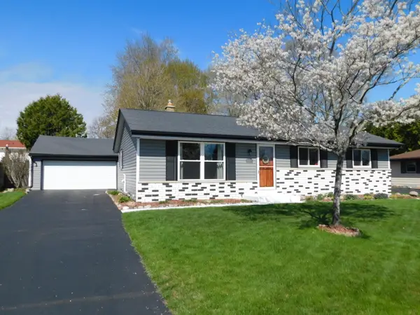 309 Judge Dr, Saukville, WI 53080