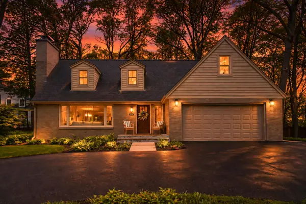 695 Meadow Ln, Elm Grove, WI 53122