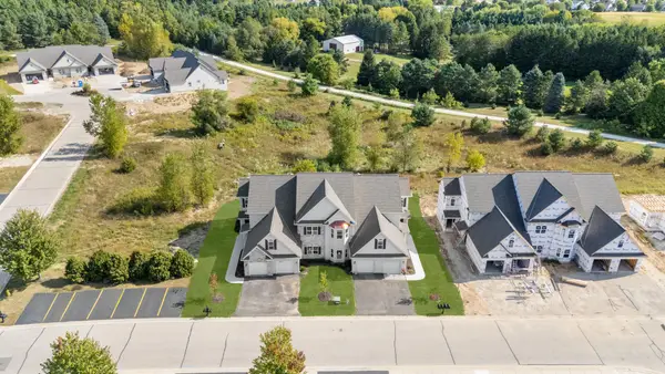1850 Woodland Way, Slinger, WI 53086
