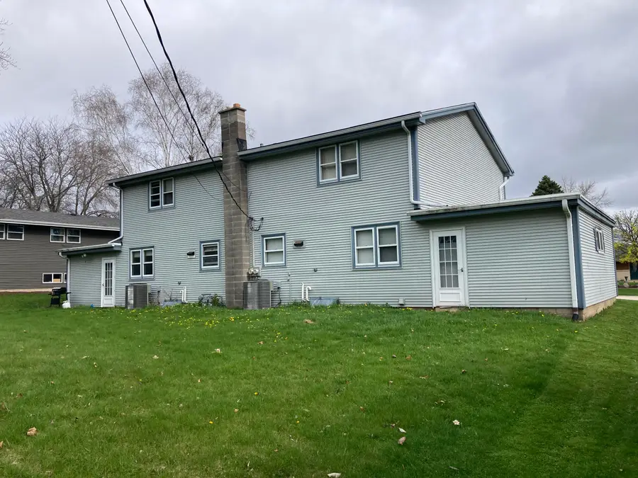 213 Summit Dr, Fredonia, WI 53021 - #3