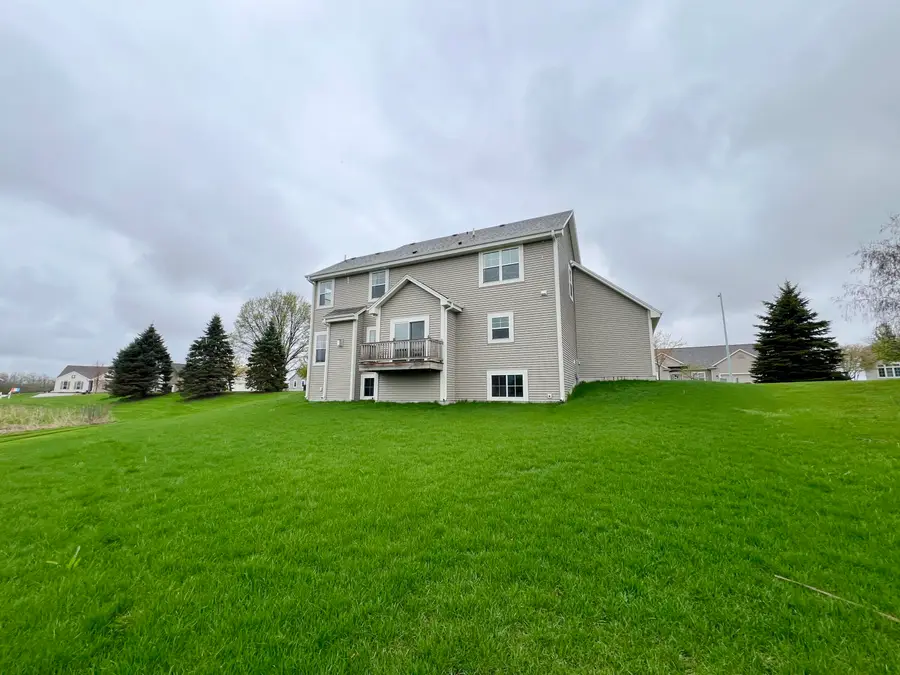 1260 Chippewa Dr, Hartford, WI 53027 - #2