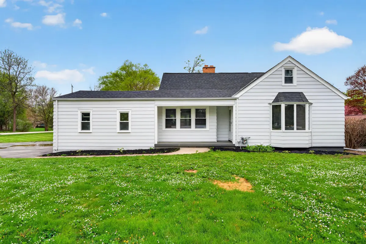 305 Leanore Ln, Brookfield, WI 53005 - #1
