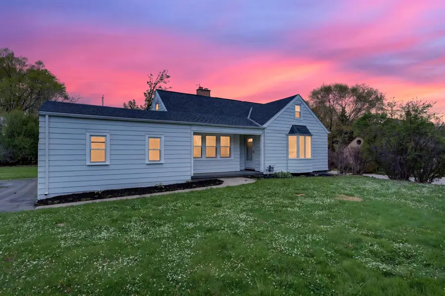 305 Leanore Ln, Brookfield, WI 53005 - #2
