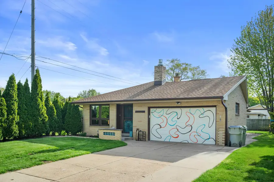 3334 N Argonne Dr, Milwaukee, WI 53222 - #2