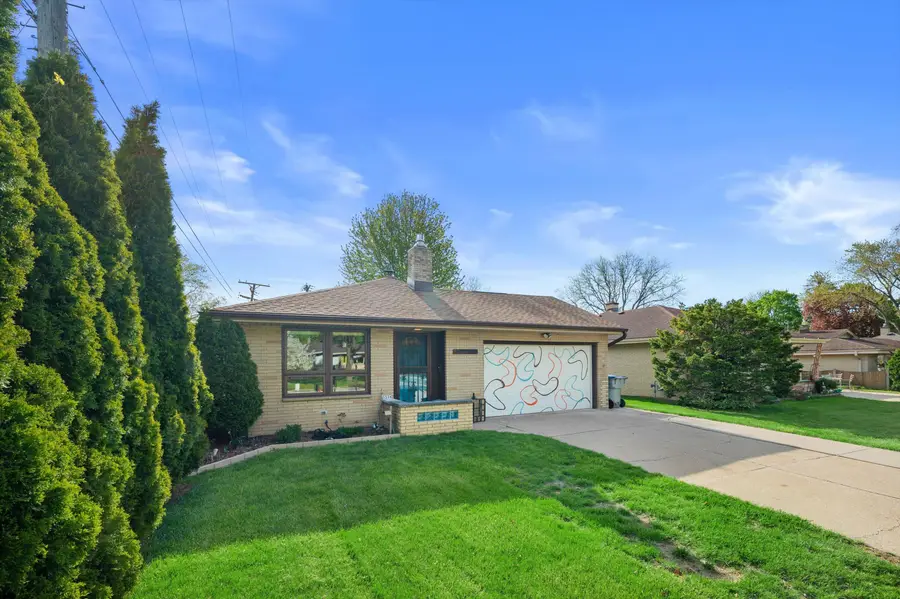 3334 N Argonne Dr, Milwaukee, WI 53222 - #3