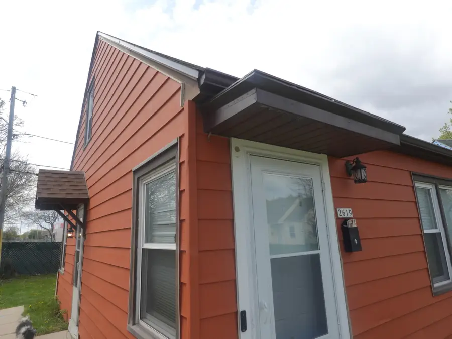2619 W Linwal Ln, Milwaukee, WI 53209 - #2