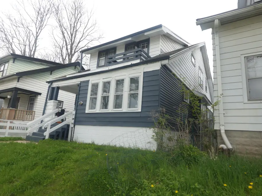 2214 W Auer Ave, Milwaukee, WI 53206 - #2